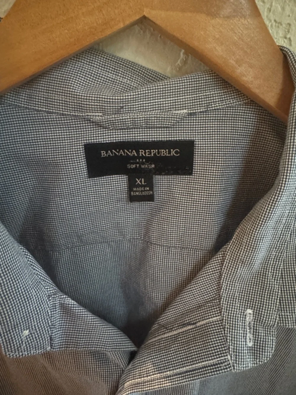 Banana Republic Men's Pale Blue Button-Down Casual Shirt